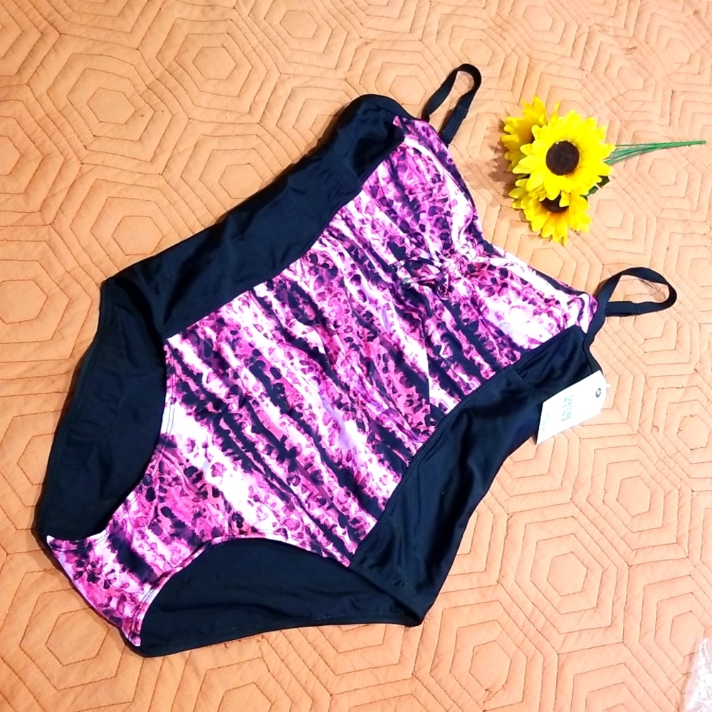 US 12 - swimsuit